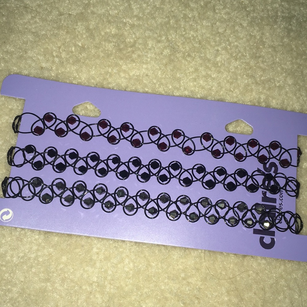 3 chokers